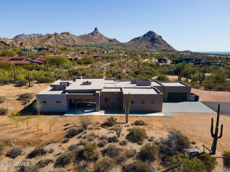 Desert estate near Pinnacle Peak in far North Scottsdale, close to Cave Creek